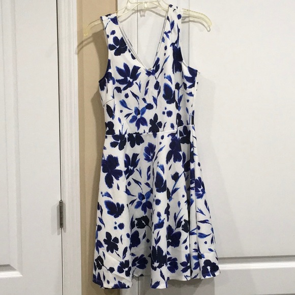 Floral Fit N’ Flare - Picture 3 of 7